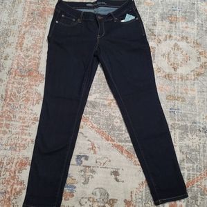 Old navy Rockstar low rise skinny jeans. NWT